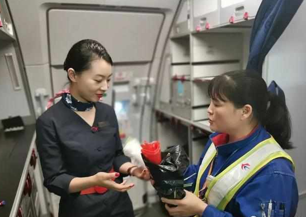 �Ϻ���ʵ�����������ˣ�ȫ�����طɵ��Ϻ����չ�˾������ô���ģ���